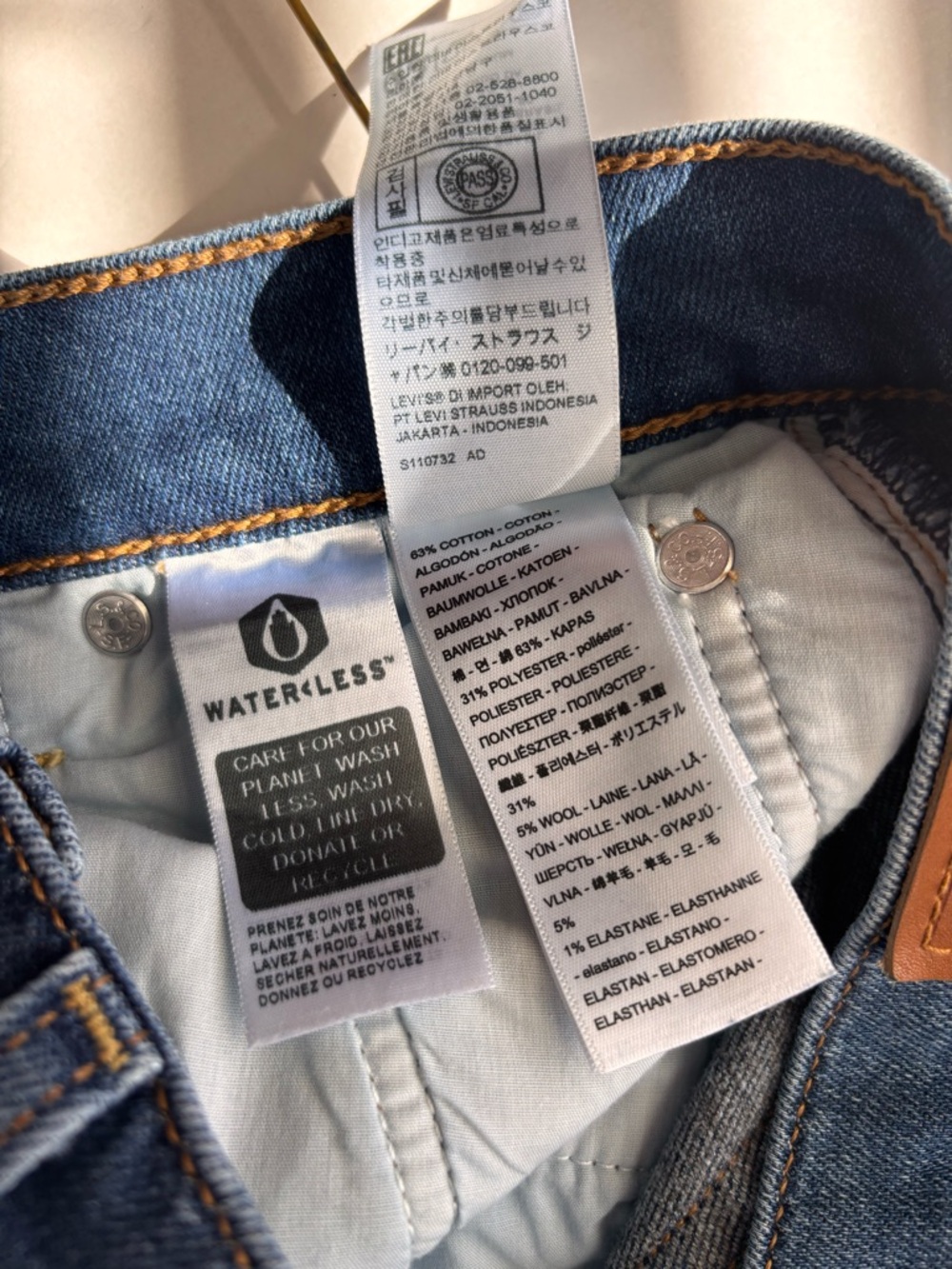 Levi's Ribcage Straight Ankle Button Fly Jeans Size 25 - Picture 5 of 8